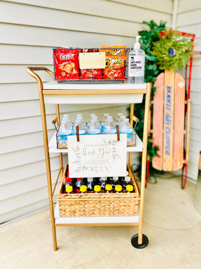 How to Thank Your Delivery Workers at the End of the Year